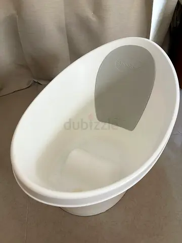 Shnuggle bath tub