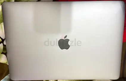 MacBook Pro 13-inches 2017, tow thunderbolt 3 port-256GB