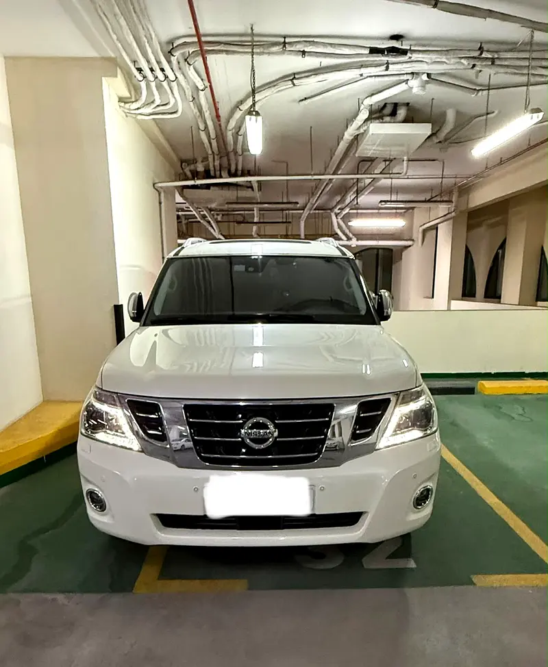 Nissan Patrol 2017 — photo 1 of 7