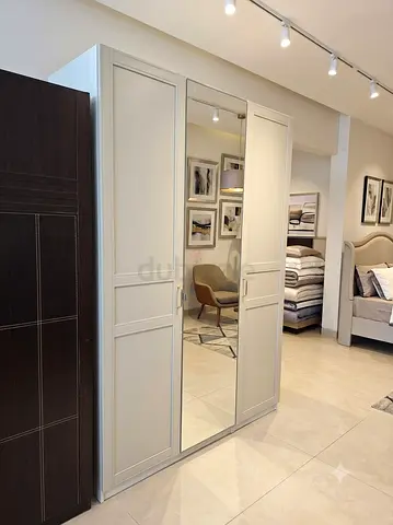 3 door wardrobe