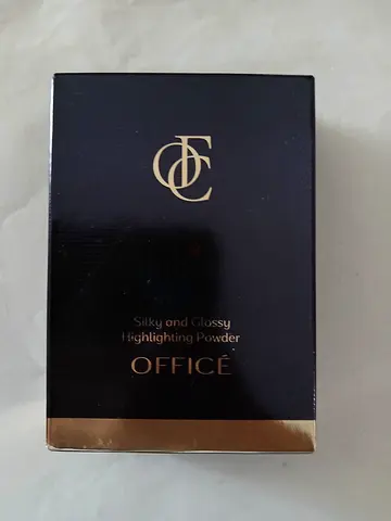 OFFICE Silky and Glossy Highlighting Powder