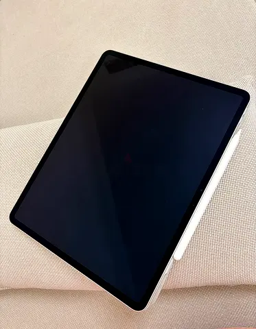 Apple iPad (with Apple Pencil) - Good Condition