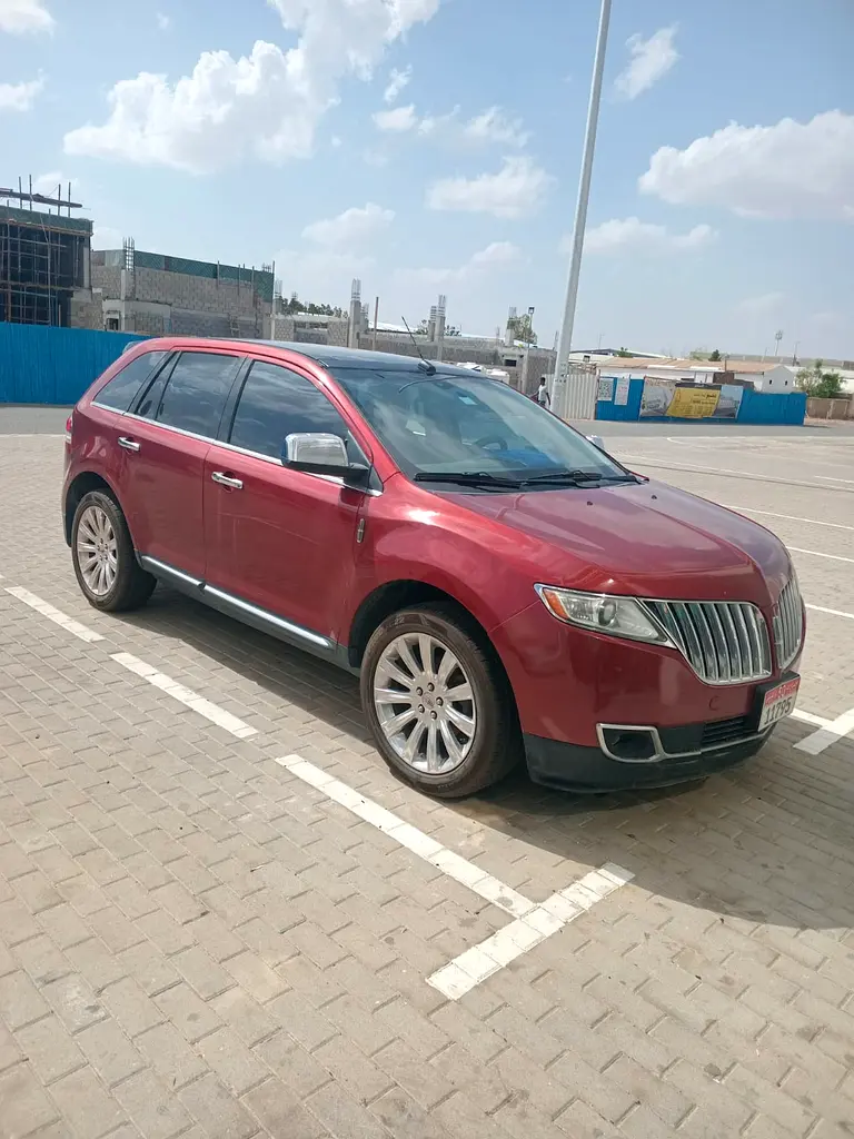 Lincoln MKX 2014 — photo 1 of 2