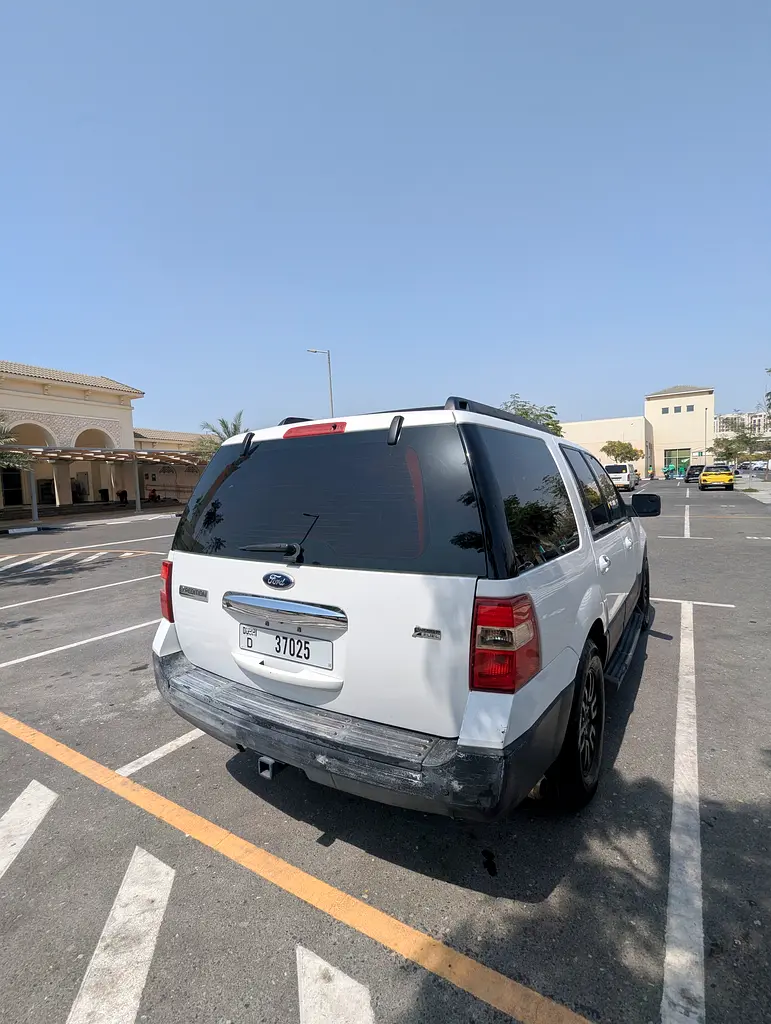 Ford Expedition 2012 — photo 1 of 6