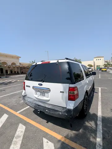 Ford Expedition XLT 2012 - American Specs - Excellent Condition