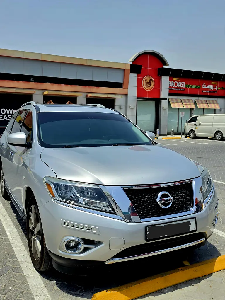 Nissan Pathfinder 2014 — photo 1 of 15