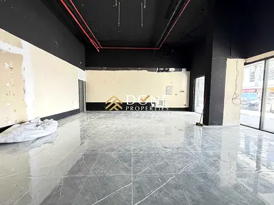 Main Street/Shop/Washroom/ Demanding Location/ Crowded Area