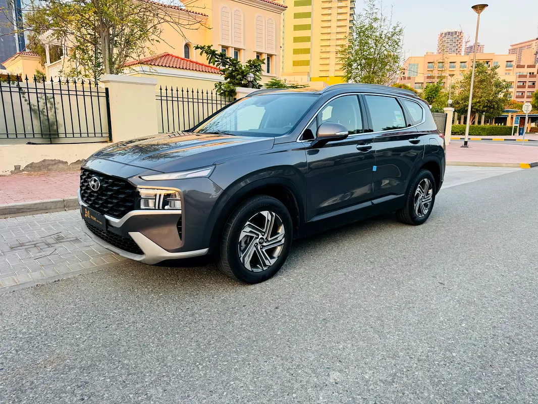 Hyundai Santa Fe 2023 — photo 1 of 15