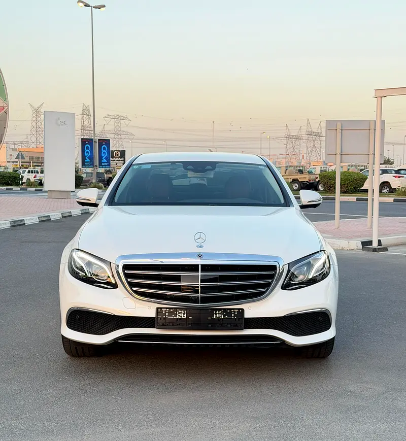 Mercedes-Benz E-Class 2019 — photo 1 of 18