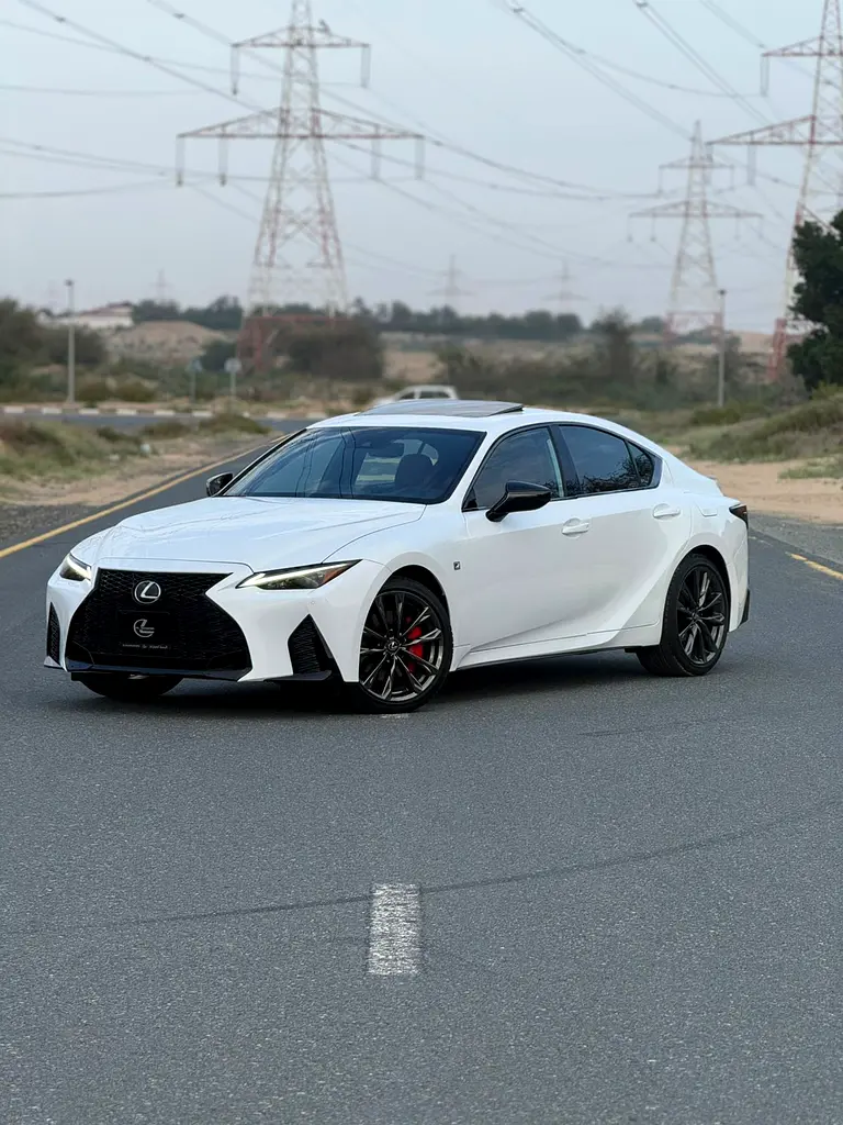 Lexus IS-Series 2025 — photo 1 of 10