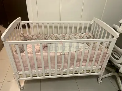 Wooden Baby bed side Crib + mattress + bumper and comforter set