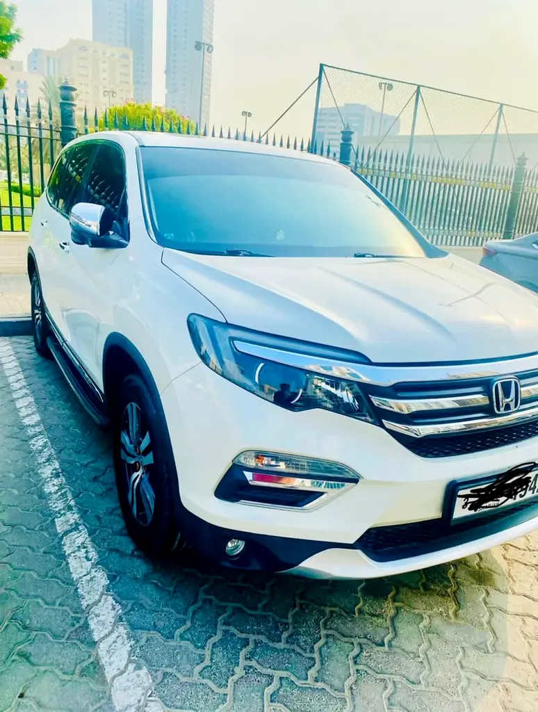 Honda Pilot 2018 — photo 1 of 10