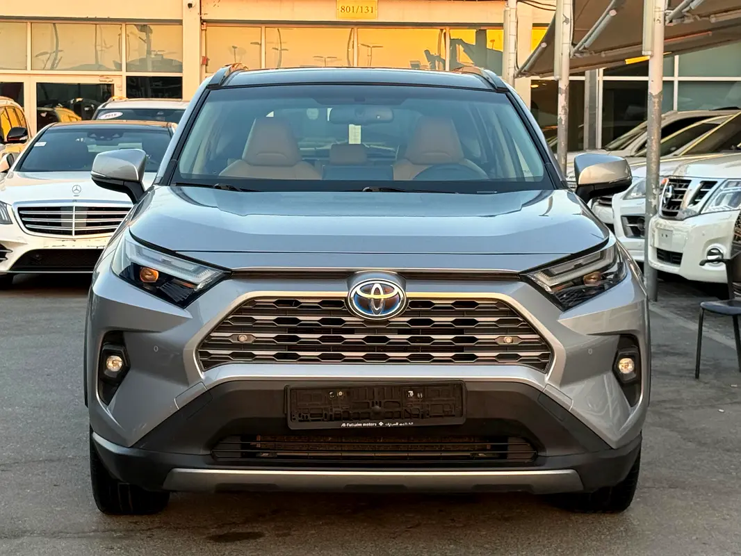 Toyota Rav 4 2022 — photo 1 of 20