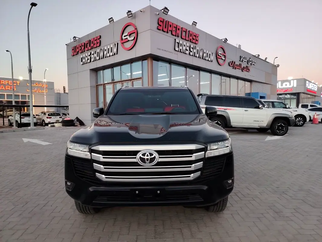 Toyota Land Cruiser 2023 — photo 1 of 7