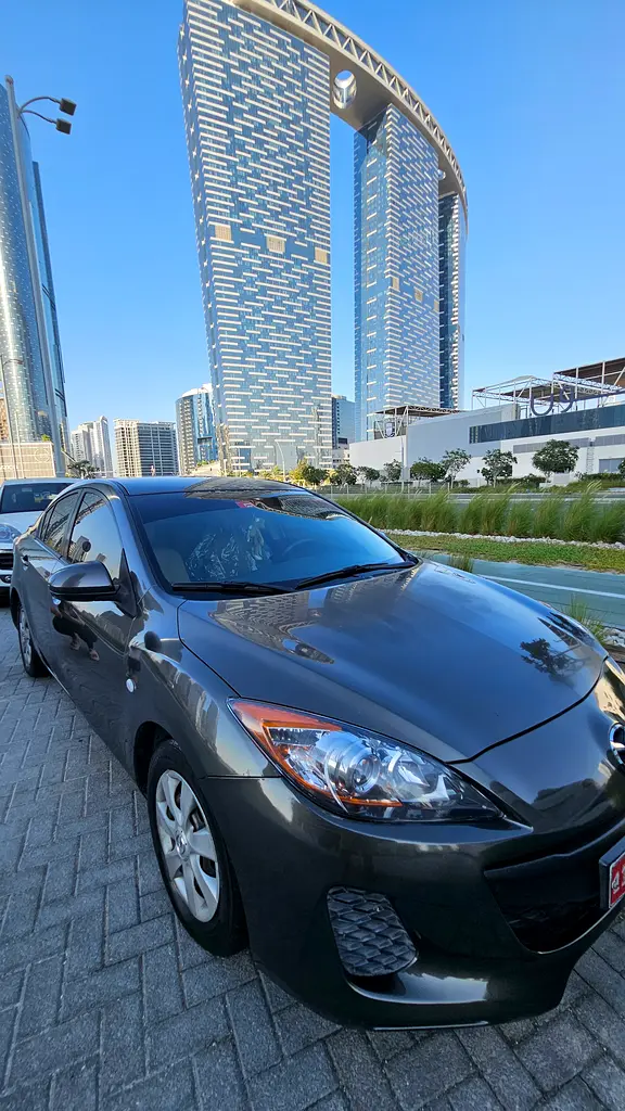 Mazda 3 2012 — photo 1 of 8