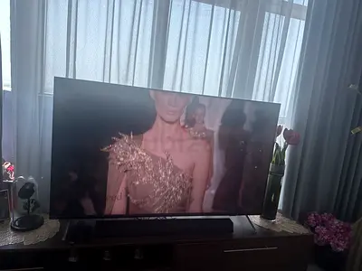 65 inch  Philips Tv Good