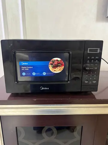 Midea Countertop Microwave - Good Working Condition