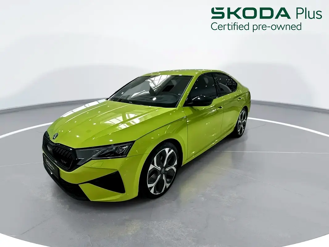 Skoda Octavia 2025 — photo 1 of 10