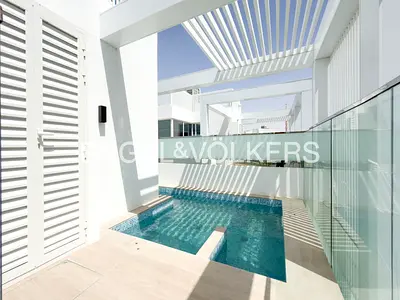 Stunning Lagoon View | Private Rooftop Pool