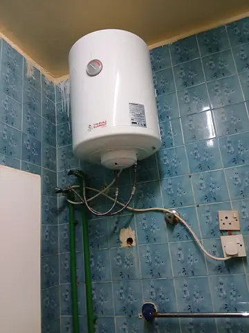 Used Ariston Electric Water Heater (Small Tank) - Working Condition
