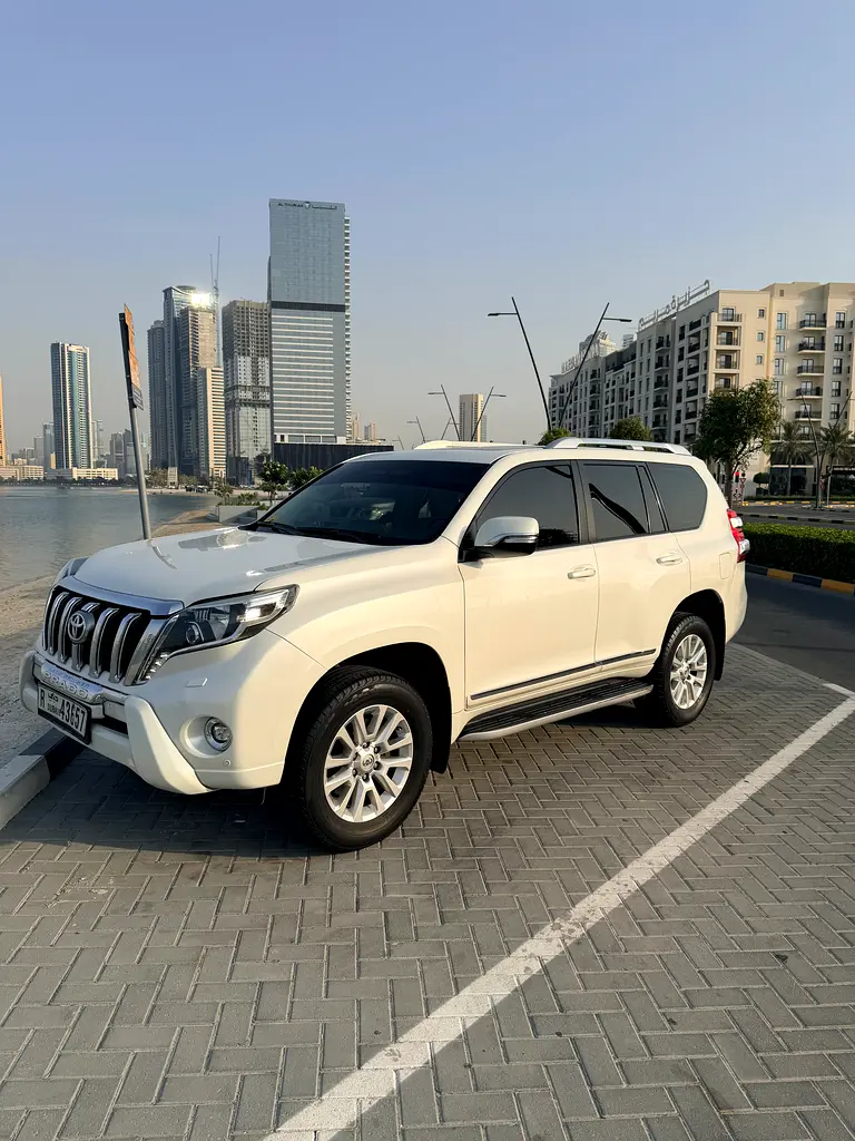 Toyota Prado 2017 — photo 1 of 9