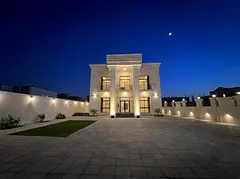 Luxury 5BR Villa |Private Garden |Covered Parking