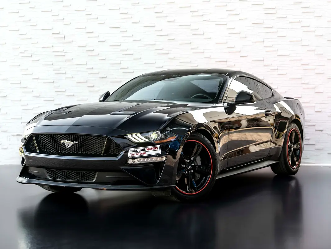 Ford Mustang 2021 — photo 1 of 18