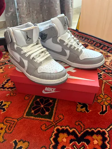 Nike Jordan’s white and gray