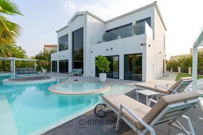 High-End Four Bedroom Villa in Jumeirah Islands - All Bills Included