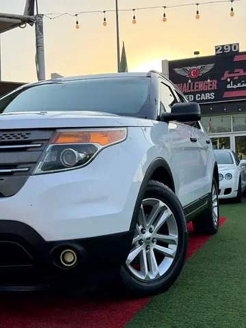 Ford Explorer XLT 4WD GCC specs, 7-seater SUV-2