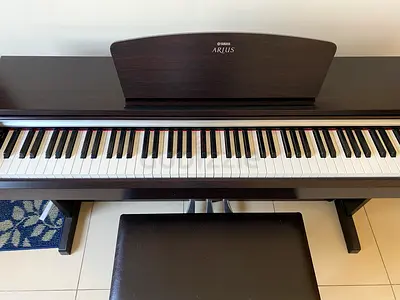 Yamaha Arius Digital Piano with Bench - Dark Rosewood, Excellent Condition