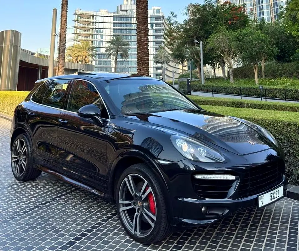 Porsche Cayenne 2014 — photo 1 of 18
