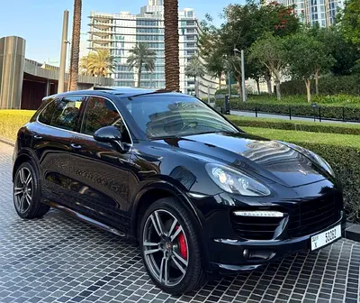 UNIQUE PORSCHE CAYENNE TURBO S ** GCC Specs ** TOP OPTIONS ** PANORAMIC ROOF ** VERY NEAT CAR
