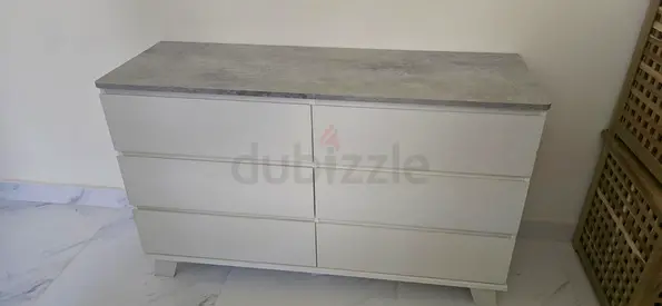 Chest of drawers