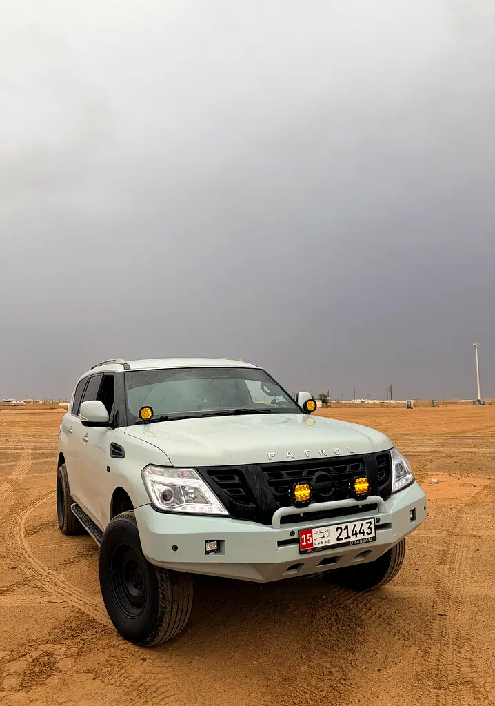 Nissan Patrol 2012 — photo 1 of 6