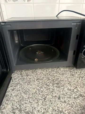 Compact microwave oven - good working condition