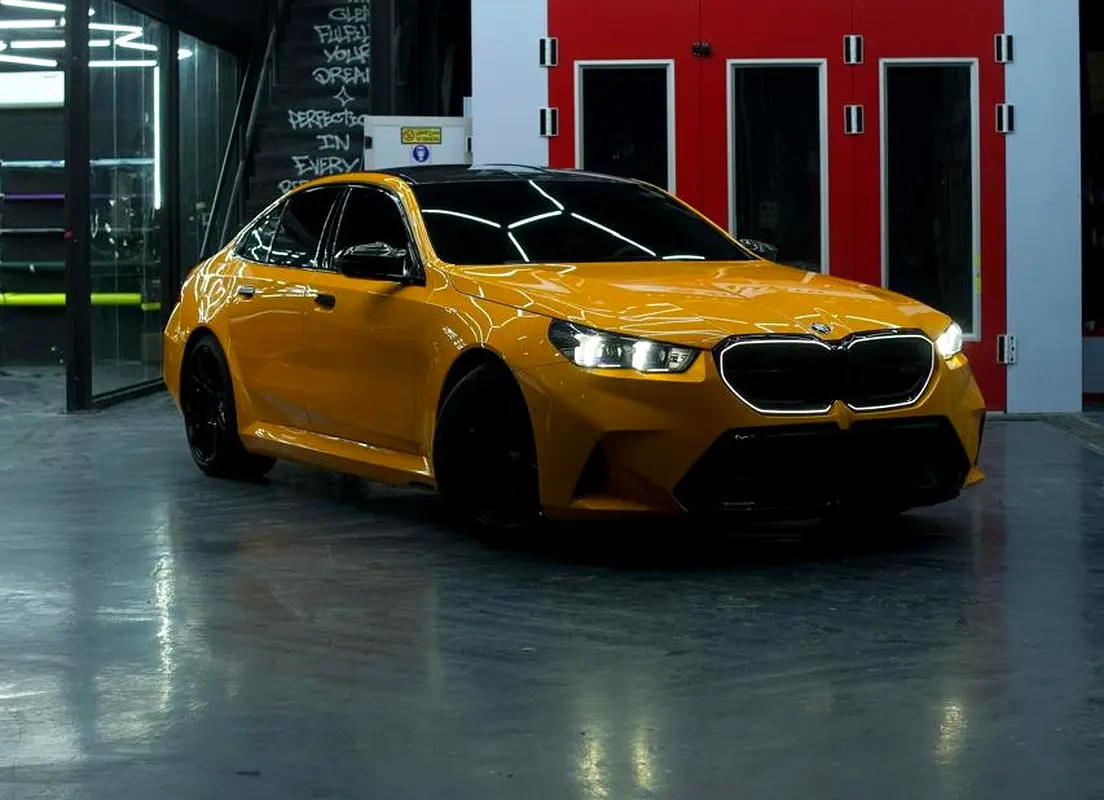 BMW M5 2025 — photo 1 of 8