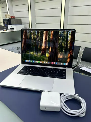 MacBook Pro M3 Max _16 inch _ 36GB /1TB _ 14 CPU 32GPU _ PREMIUM CONDITION