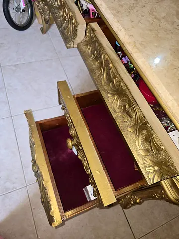King size bed for immediate sale