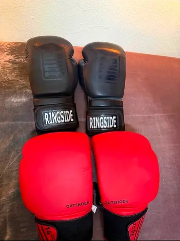 Pair of boxing gloves (Ringside  Outshock) - New