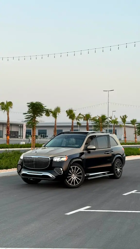Mercedes-Benz GLS-Class 2023 — photo 1 of 20