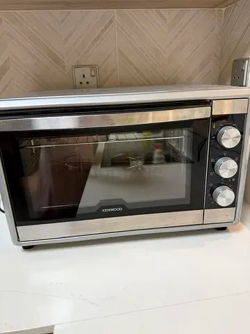 Relocation SALE    .Kenwood countertop electric oven / toaster in good working condition