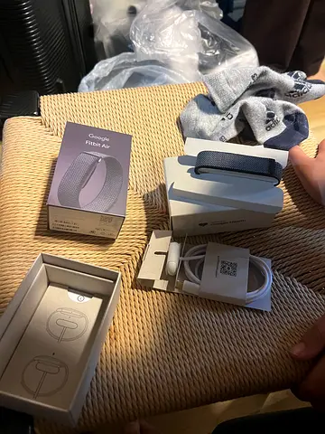 New Google Fitbit air (with charger and original band) - brand new condition ( 2 weeks only used )