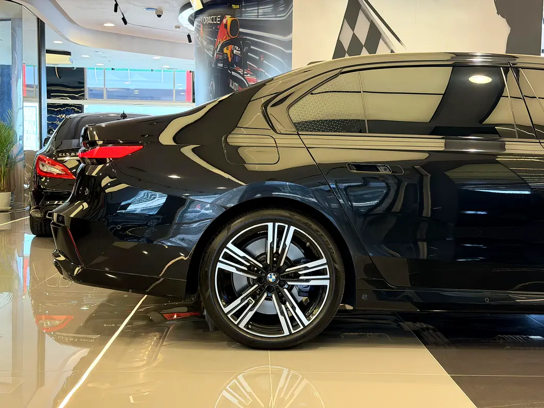 BMW 7-Series 2024