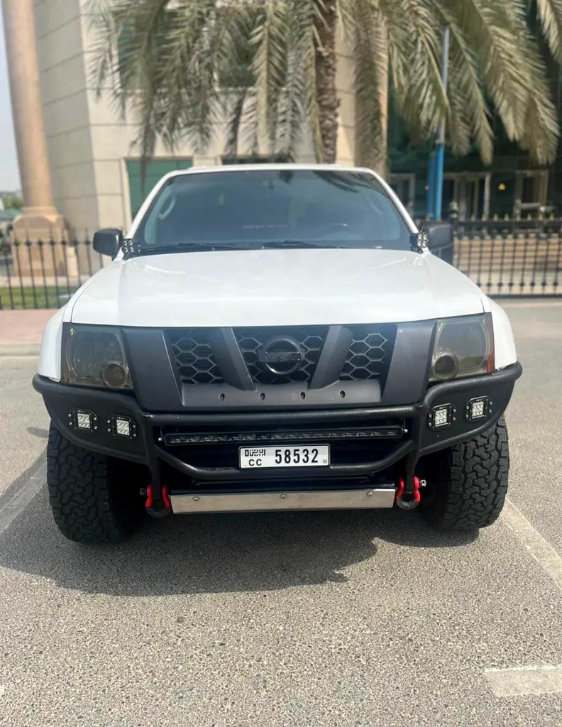 Nissan Xterra 2008 — photo 1 of 10