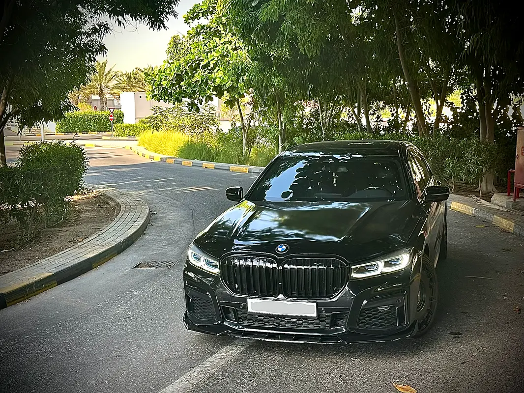 BMW 7-Series 2019 — photo 1 of 10