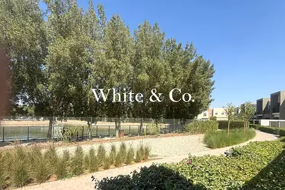 Single Row Unit | Lake View | Vacant soon