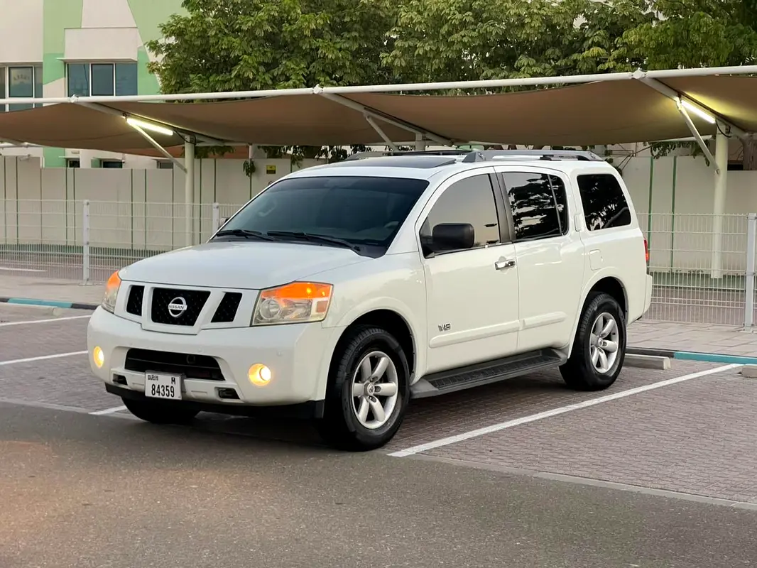 Nissan Armada 2015 — photo 1 of 20