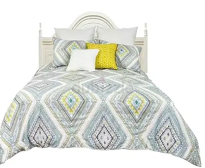 Queen size quilted bedspread / blanket - light brown patterned