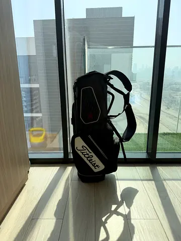 Titleist Stand/Cart Golf Bag in Good Condition